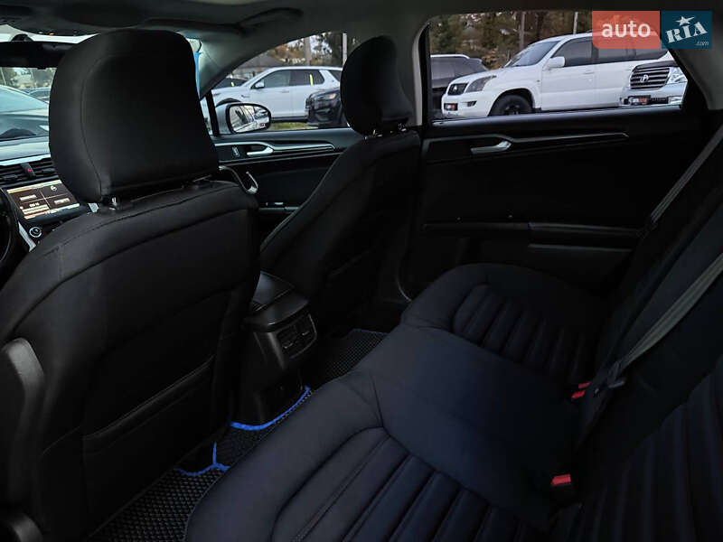 Седан Ford Fusion 2016 в Харкові