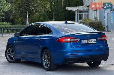 Седан Ford Fusion 2018 в 