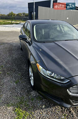 Седан Ford Fusion 2015 в 