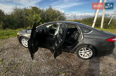 Седан Ford Fusion 2015 в 