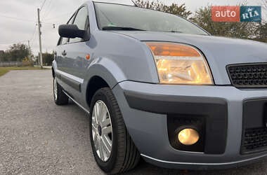 Хэтчбек Ford Fusion 2006 в 