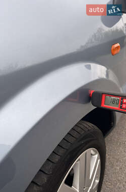 Хэтчбек Ford Fusion 2006 в 