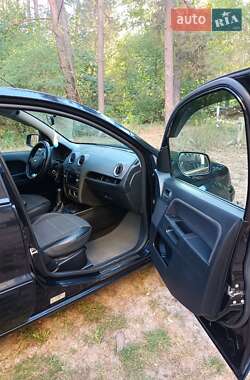 Хетчбек Ford Fusion 2010 в 
