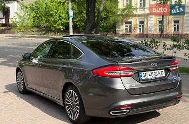 Седан Ford Fusion 2016 в 