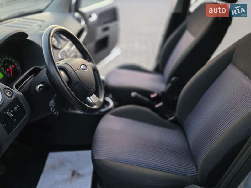 Хэтчбек Ford Fusion 2008 в Луцке