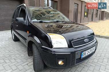 Хэтчбек Ford Fusion 2011 в 
