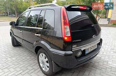 Хэтчбек Ford Fusion 2011 в 