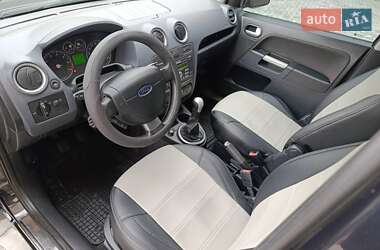 Хэтчбек Ford Fusion 2011 в 