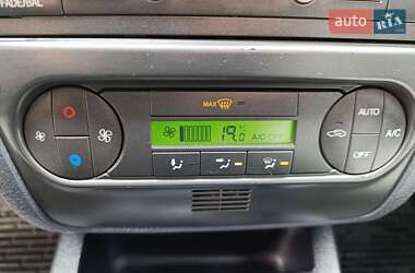 Хэтчбек Ford Fusion 2011 в 