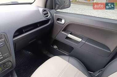 Хэтчбек Ford Fusion 2011 в 