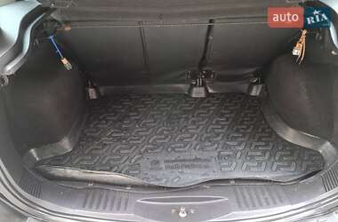 Хэтчбек Ford Fusion 2011 в 