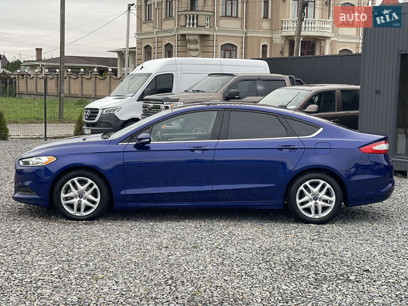 Седан Ford Fusion 2015 в Чернівцях