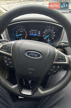 Седан Ford Fusion 2014 в 
