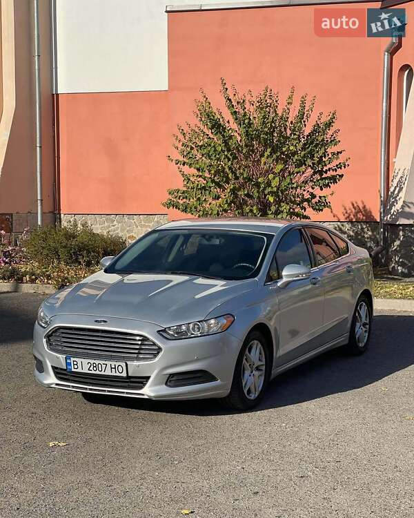 Седан Ford Fusion 2015 в 