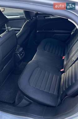 Седан Ford Fusion 2015 в 