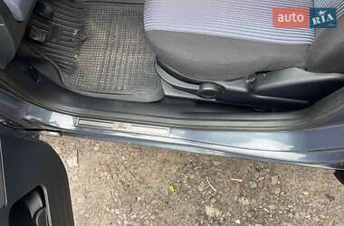 Хэтчбек Ford Fusion 2011 в 