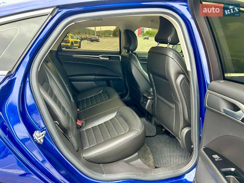 Седан Ford Fusion 2016 в Києві