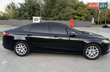 Седан Ford Fusion 2014 в 
