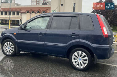 Хетчбек Ford Fusion 2012 в 