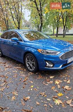 Седан Ford Fusion 2018 в 