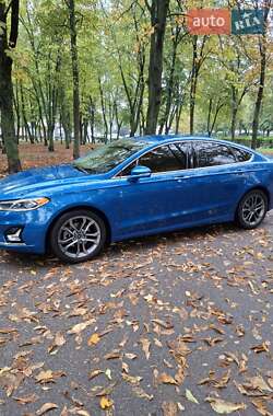 Седан Ford Fusion 2018 в 