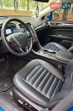 Седан Ford Fusion 2018 в 