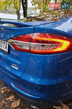 Седан Ford Fusion 2018 в 