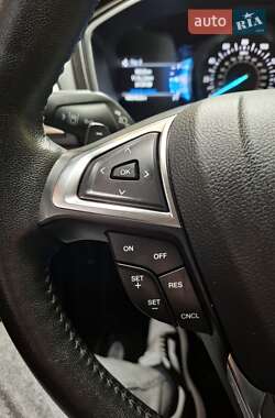 Седан Ford Fusion 2018 в 