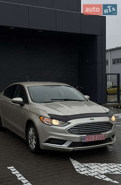Седан Ford Fusion 2017 в 