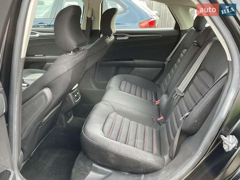 Седан Ford Fusion 2016 в Тернополі