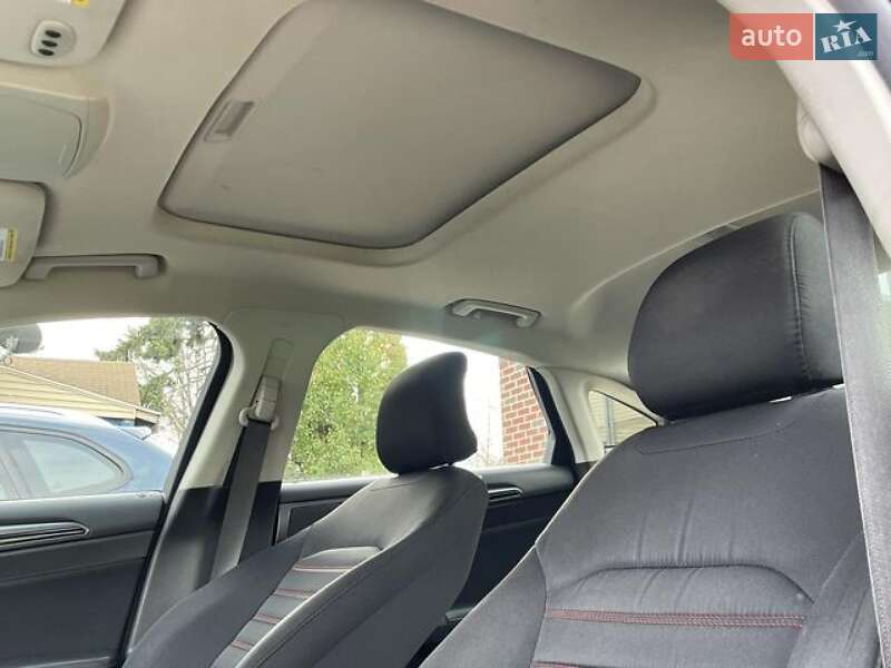 Седан Ford Fusion 2016 в Тернополі