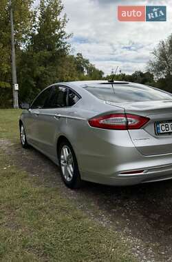 Седан Ford Fusion 2015 в 