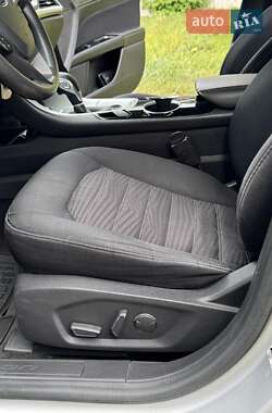 Седан Ford Fusion 2015 в 