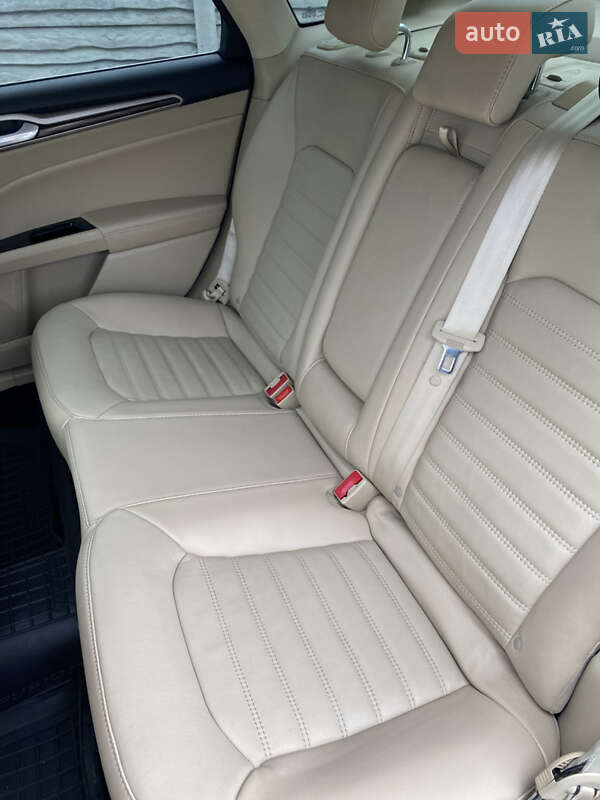 Седан Ford Fusion 2014 в Тернополі