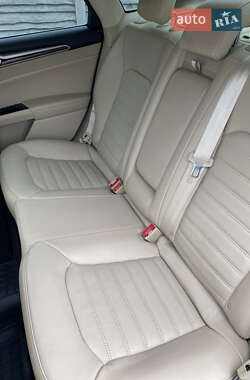 Седан Ford Fusion 2014 в 