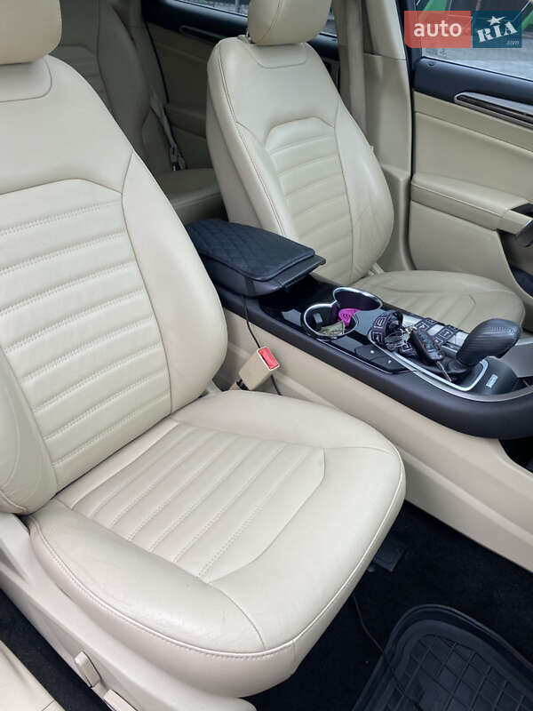 Седан Ford Fusion 2014 в Тернополі