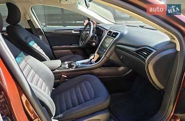 Седан Ford Fusion 2016 в 