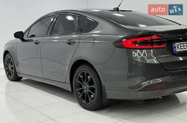 Седан Ford Fusion 2017 в 