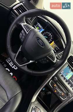 Седан Ford Fusion 2017 в 
