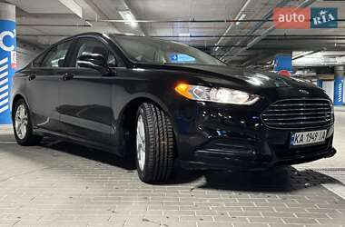 Седан Ford Fusion 2016 в 
