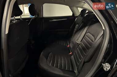 Седан Ford Fusion 2016 в 