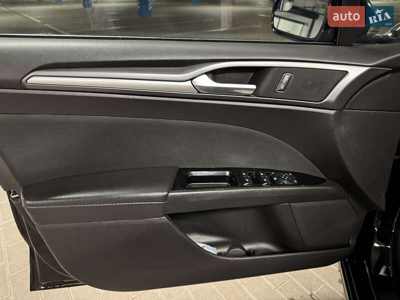 Седан Ford Fusion 2016 в Києві фото 30 Седан Ford Fusion 2016 в Києві