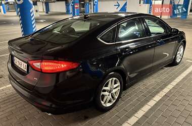 Седан Ford Fusion 2016 в 