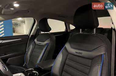 Седан Ford Fusion 2016 в 