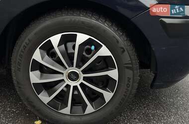 Хэтчбек Ford Fusion 2006 в 