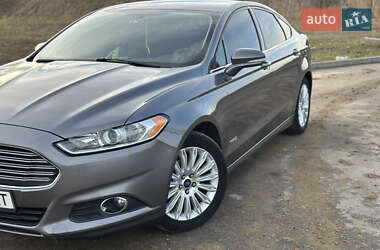 Седан Ford Fusion 2013 в 