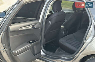 Седан Ford Fusion 2013 в 