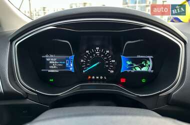 Седан Ford Fusion 2013 в 
