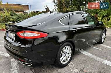 Седан Ford Fusion 2015 в 