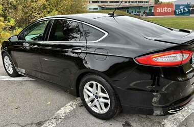 Седан Ford Fusion 2015 в 